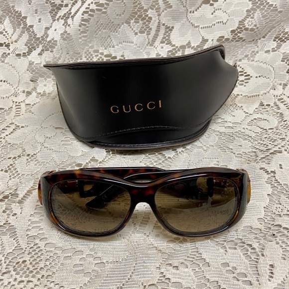 Gucci, Italy, GG29701S BrownTortoise Sunglasses with Original Case - Picture 12 of 16